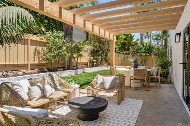 1806 Stewart Street, Oceanside, CA 92054