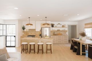 1806 Stewart Street, Oceanside, CA 92054