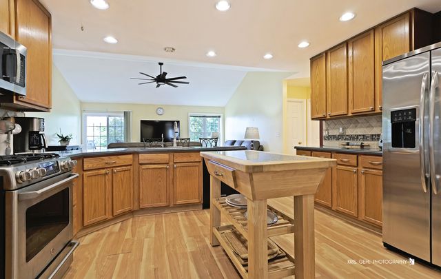 1214 Jerome Court E, Antioch, IL 60002