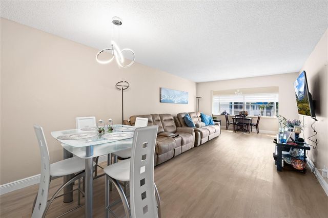 3090 Holiday Springs Boulevard 306, Margate, FL 33063