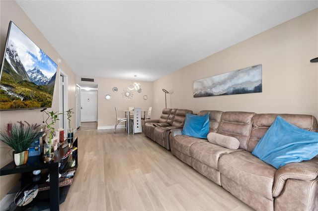3090 Holiday Springs Boulevard 306, Margate, FL 33063
