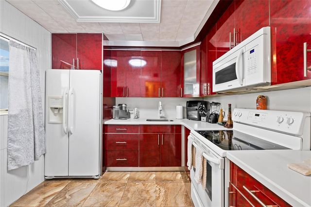 3090 Holiday Springs Boulevard 306, Margate, FL 33063