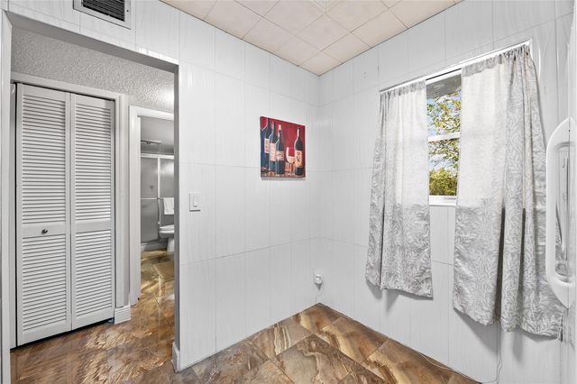 3090 Holiday Springs Boulevard 306, Margate, FL 33063