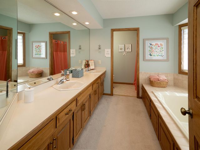 3109 W 135th Circle, Burnsville, MN 55337