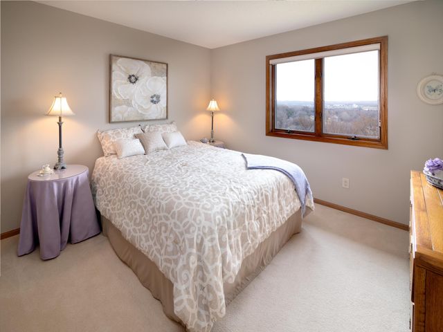 3109 W 135th Circle, Burnsville, MN 55337