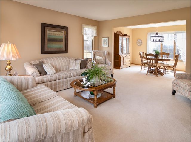 3109 W 135th Circle, Burnsville, MN 55337