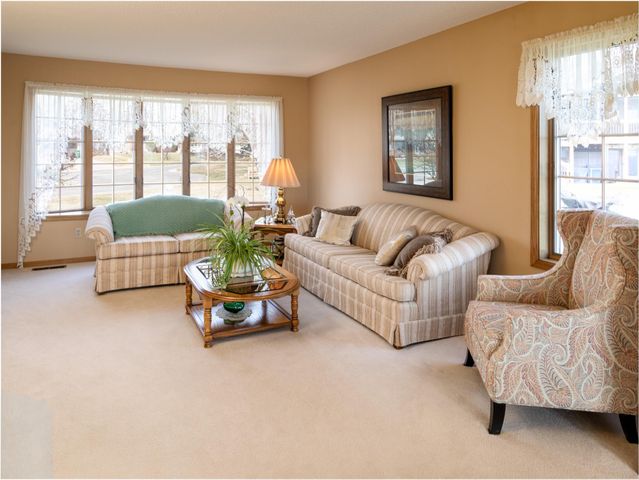 3109 W 135th Circle, Burnsville, MN 55337