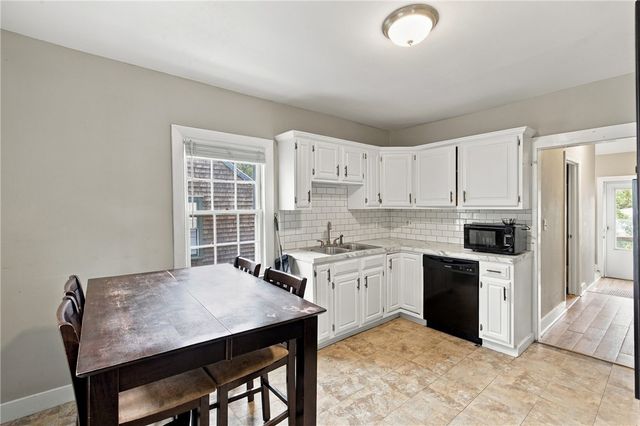 82 Burnside Avenue 2, Newport, RI 02840