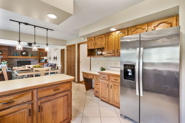 1650 Prairie Vista Drive, Bettendorf, IA 52722