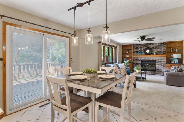 1650 Prairie Vista Drive, Bettendorf, IA 52722