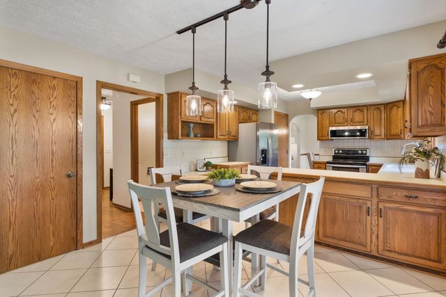1650 Prairie Vista Drive, Bettendorf, IA 52722