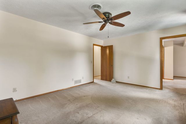 1650 Prairie Vista Drive, Bettendorf, IA 52722