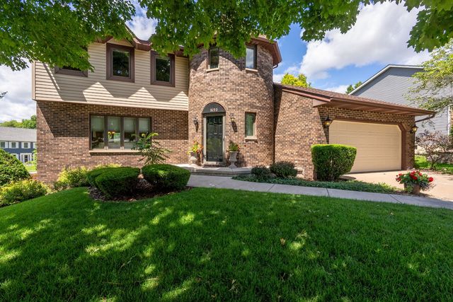 1650 Prairie Vista Drive, Bettendorf, IA 52722