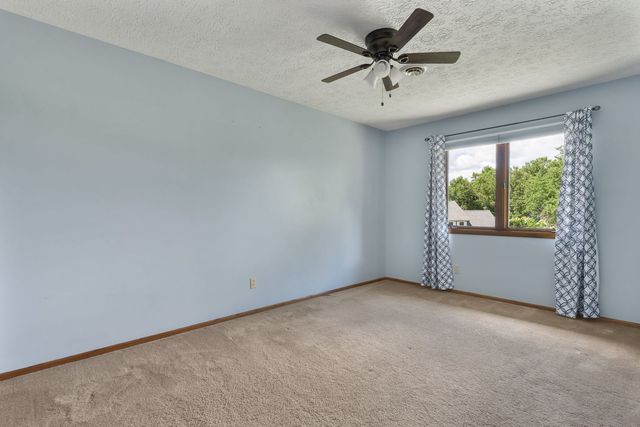 1650 Prairie Vista Drive, Bettendorf, IA 52722