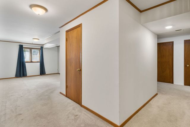 1650 Prairie Vista Drive, Bettendorf, IA 52722