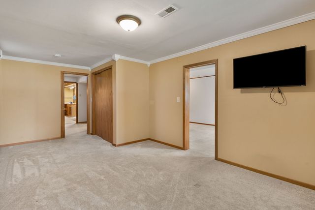 1650 Prairie Vista Drive, Bettendorf, IA 52722