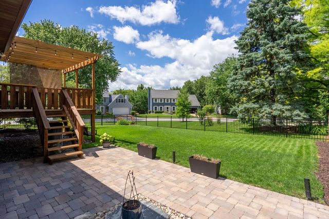 1650 Prairie Vista Drive, Bettendorf, IA 52722