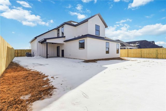 961 Thornwood Place, Centerton, AR 72713
