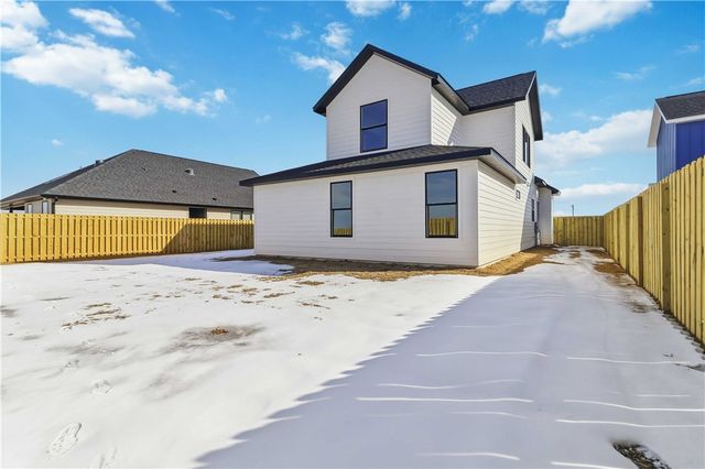961 Thornwood Place, Centerton, AR 72713