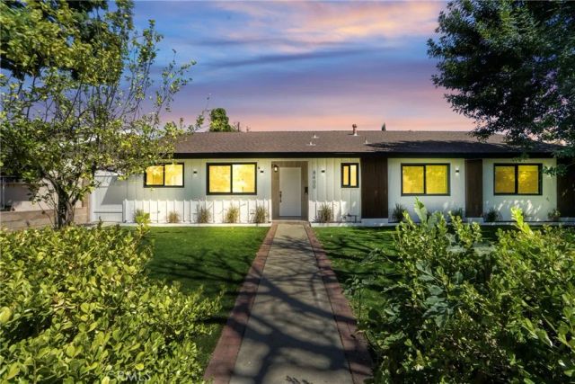 8400 Chimineas Avenue, Northridge, CA 91325