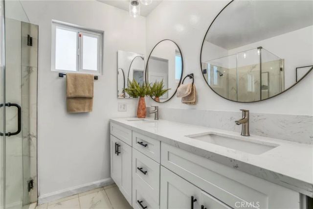 8400 Chimineas Avenue, Northridge, CA 91325