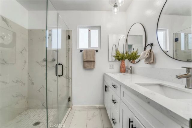 8400 Chimineas Avenue, Northridge, CA 91325