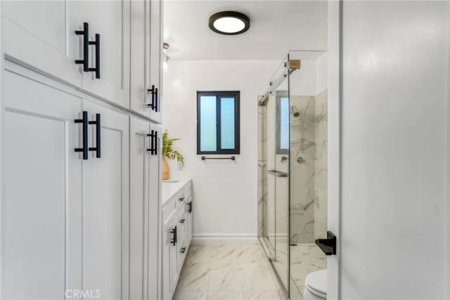 8400 Chimineas Avenue, Northridge, CA 91325