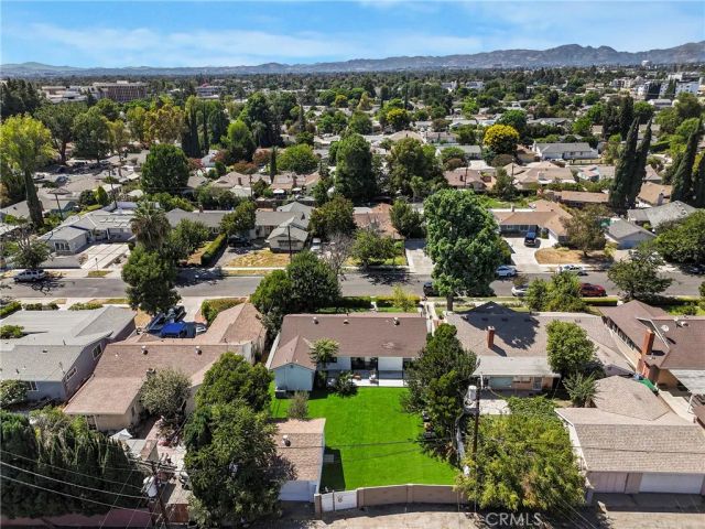 8400 Chimineas Avenue, Northridge, CA 91325