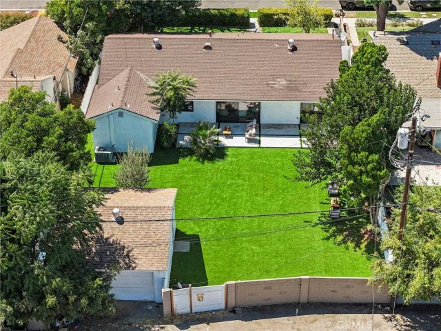 8400 Chimineas Avenue, Northridge, CA 91325