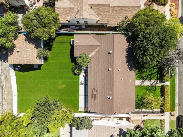 8400 Chimineas Avenue, Northridge, CA 91325