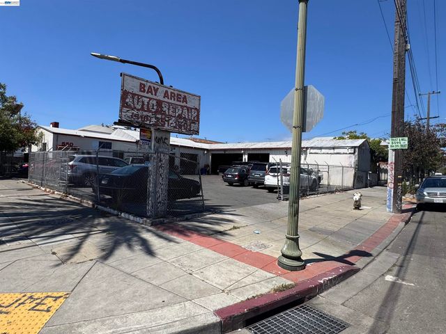 550 E E 12th St, Oakland, CA 94606