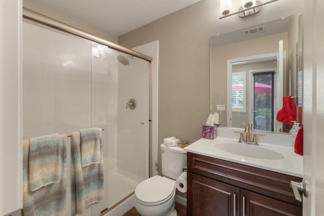 133 Llano De Los Robles Avenue 3, San Jose, CA 95136
