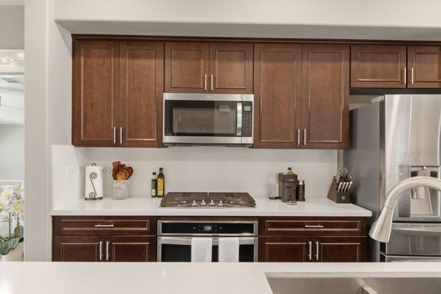 133 Llano De Los Robles Avenue 3, San Jose, CA 95136