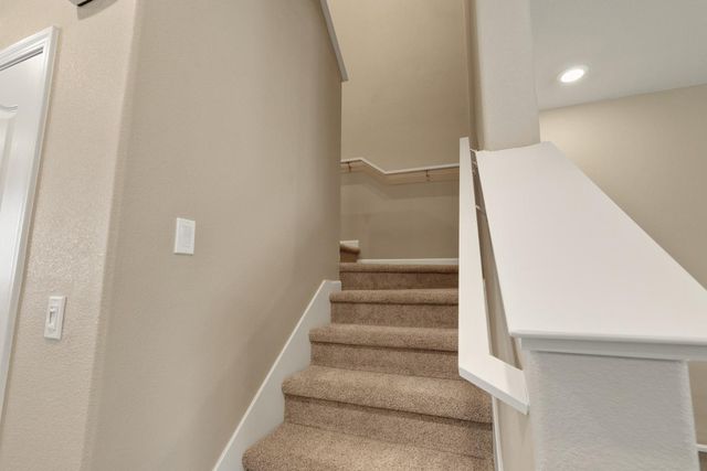 133 Llano De Los Robles Avenue 3, San Jose, CA 95136