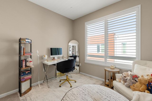 133 Llano De Los Robles Avenue 3, San Jose, CA 95136