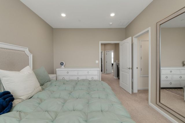 133 Llano De Los Robles Avenue 3, San Jose, CA 95136