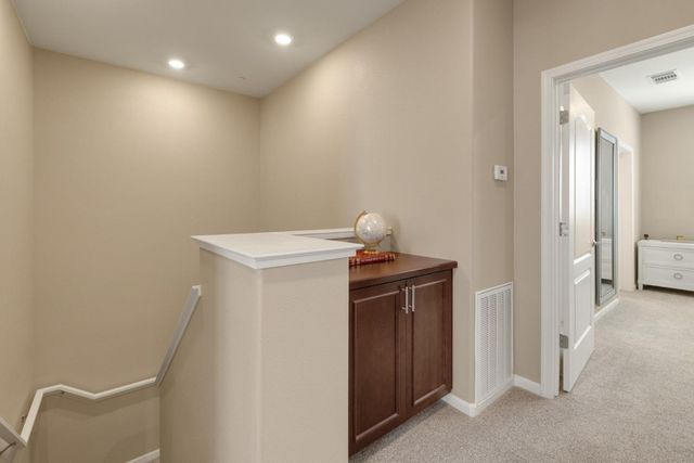 133 Llano De Los Robles Avenue 3, San Jose, CA 95136