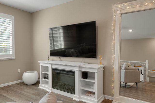 133 Llano De Los Robles Avenue 3, San Jose, CA 95136