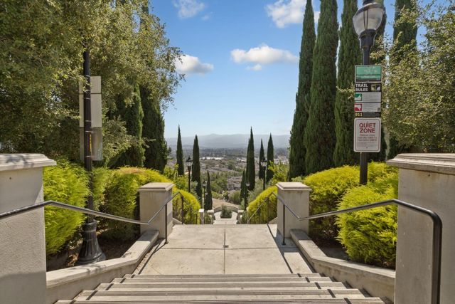 133 Llano De Los Robles Avenue 3, San Jose, CA 95136