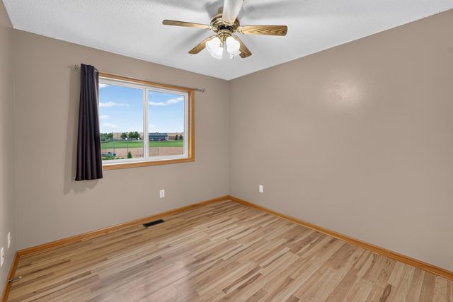 806 Marion Street SE, Isanti, MN 55040