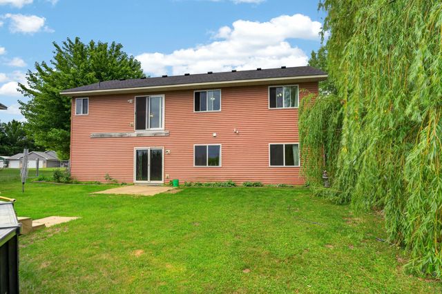 806 Marion Street SE, Isanti, MN 55040