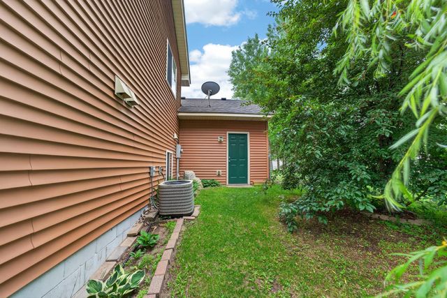 806 Marion Street SE, Isanti, MN 55040
