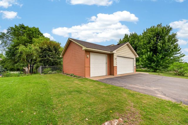 806 Marion Street SE, Isanti, MN 55040