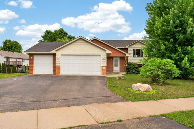 806 Marion Street SE, Isanti, MN 55040