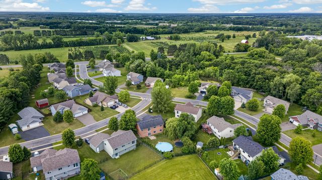 806 Marion Street SE, Isanti, MN 55040