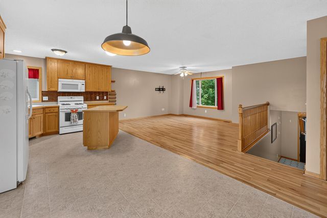 806 Marion Street SE, Isanti, MN 55040