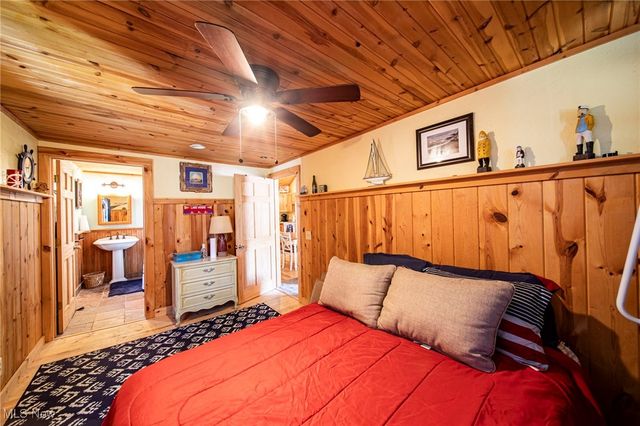 35 Billow Beach, Ashtabula, OH 44004