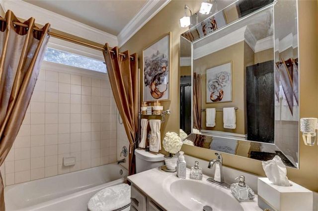 302 Double Gate Way, Sugar Hill, GA 30518