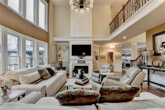 302 Double Gate Way, Sugar Hill, GA 30518