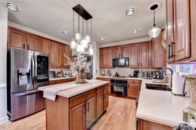 302 Double Gate Way, Sugar Hill, GA 30518